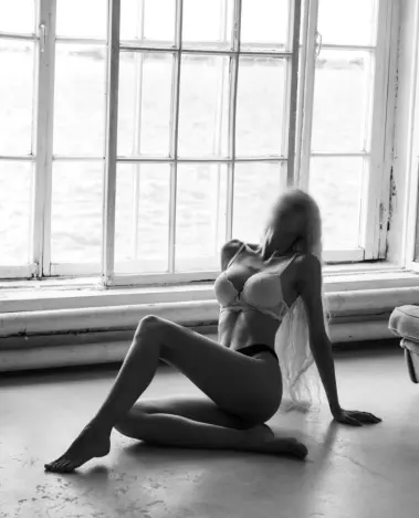 Анкета массажистки Лиза - Фото 1, метро Владимирская, 25 лет, №7125